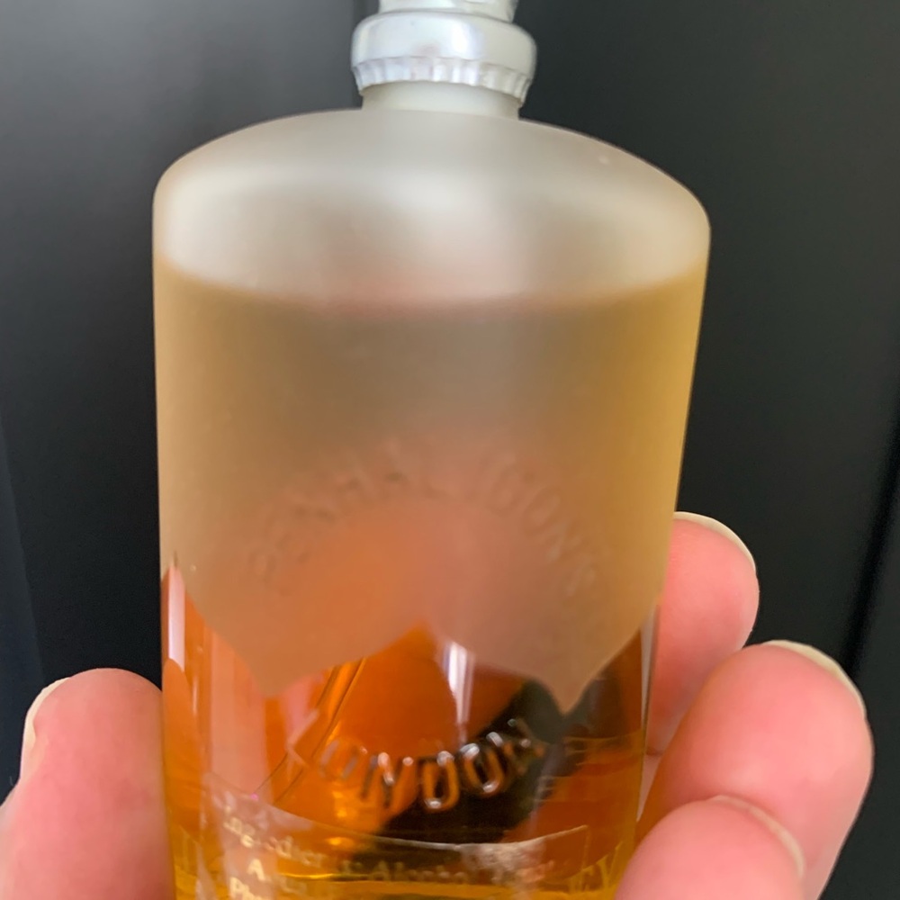 Penhaligon's Lily of the Valley Perfume with Gold Hue - Picture 9 of 12
